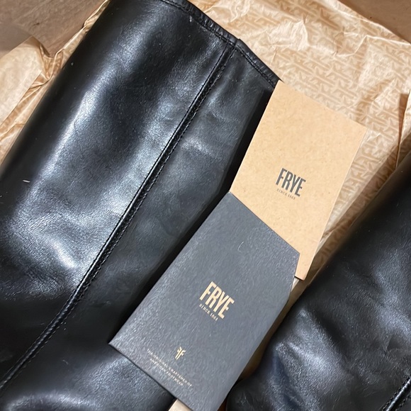 Frye Women Melissa Button 2 size 8.5 - Picture 2 of 8